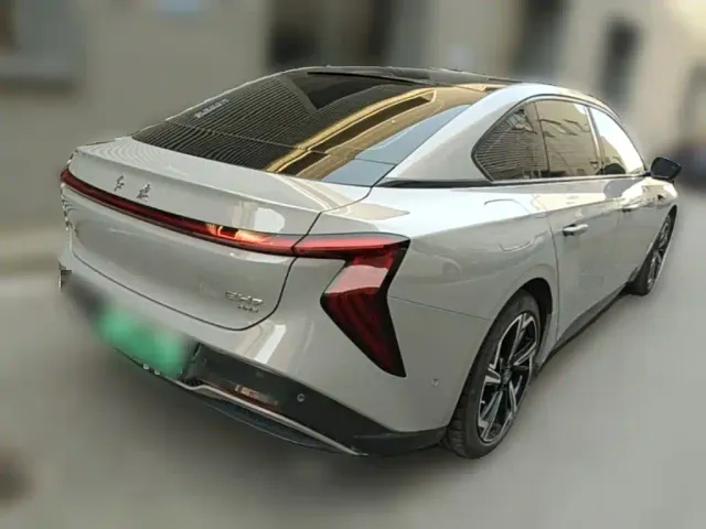 Hongqi EH7 — Фото автомобиля 9