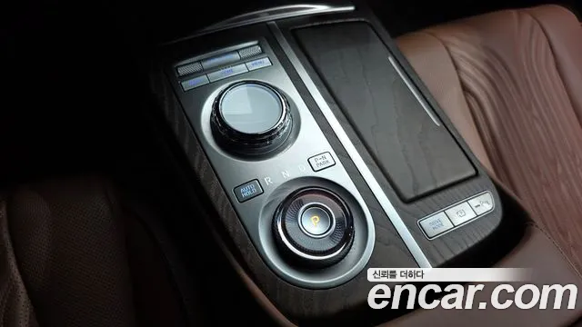 Genesis G80 Бензин 2.5 турбо AWD — Фото автомобиля 9