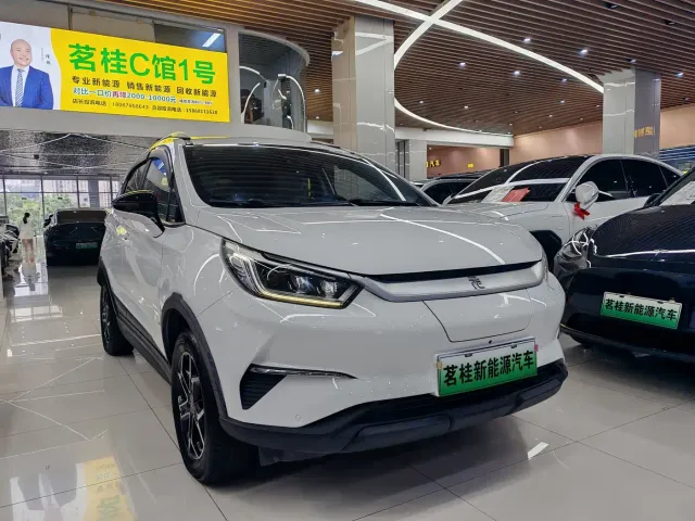 BYD Yuan Pro — Фото автомобиля 3