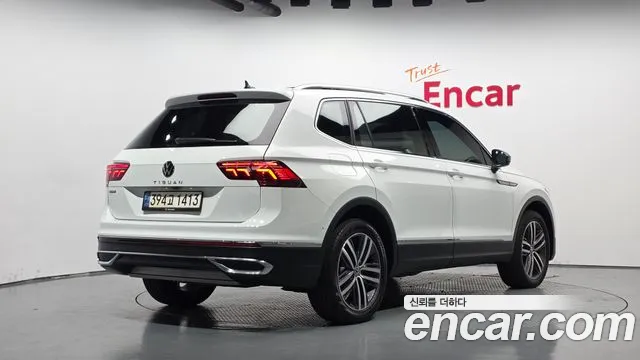 Фотография автомобиля — Volkswagen Tiguan