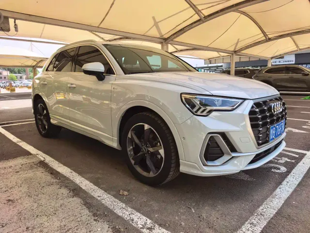 Audi Q3 — Фото автомобиля 3