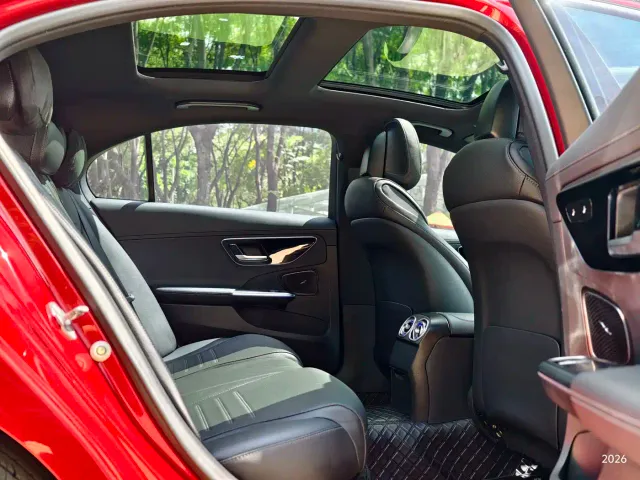 Mercedes-Benz C-Class — Фото автомобиля 6