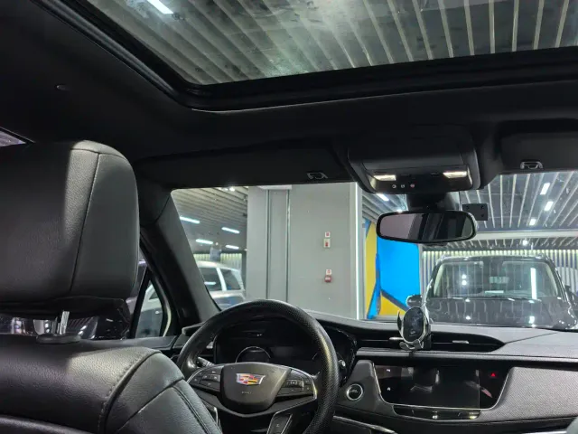 Cadillac XT5 — Фото автомобиля 10