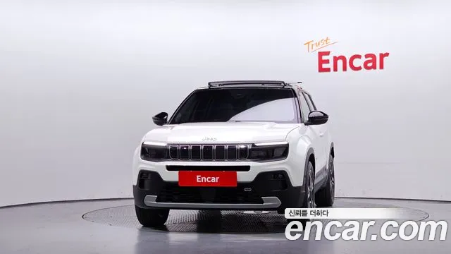 Jeep Avenger — Фото автомобиля 3