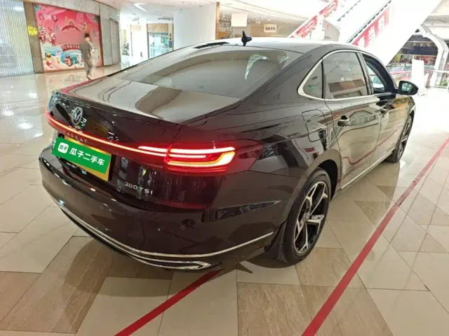 Volkswagen Passat — Фото автомобиля 6