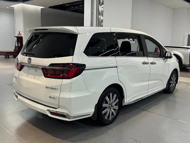 Honda Odyssey — Фото автомобиля 5