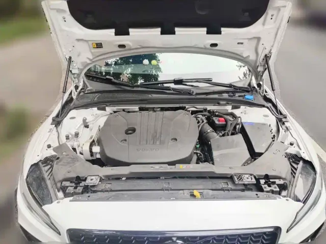 Volvo S60 — Фото автомобиля 3