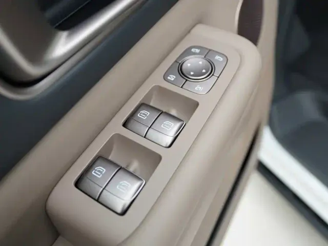 Li Auto MEGA — Фото автомобиля 9