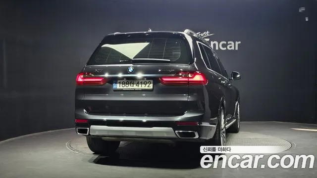 BMW X7 — Фото автомобиля 4