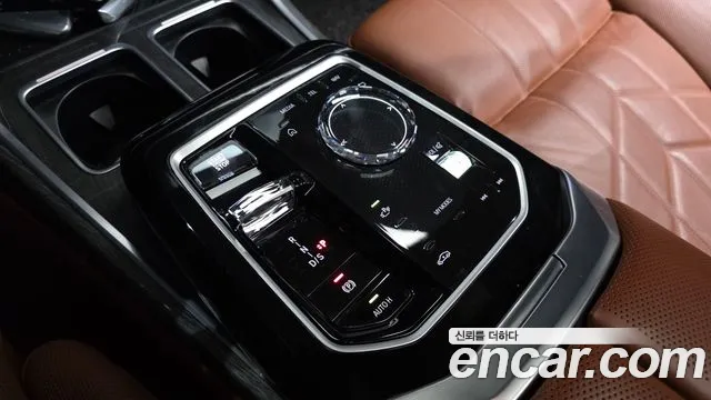 BMW 7 Series G70 — Фото автомобиля 12