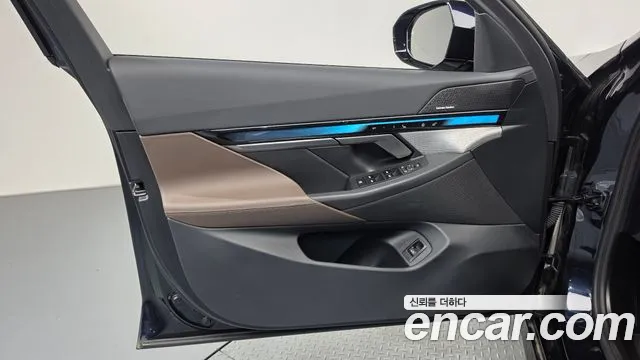 BMW 5 Series G60 — Фото автомобиля 13