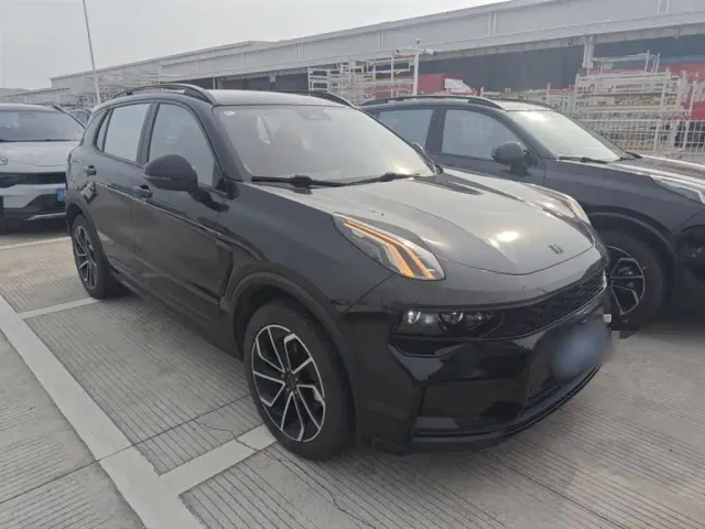 Lynk & Co 01 — Фото автомобиля 21