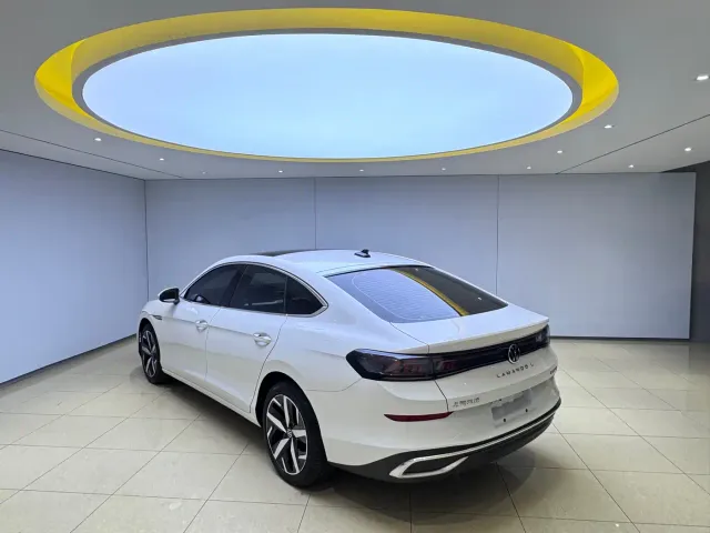 Volkswagen Lamando — Фото автомобиля 4