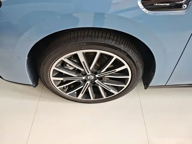 Leapmotor B01 — Фото автомобиля 22