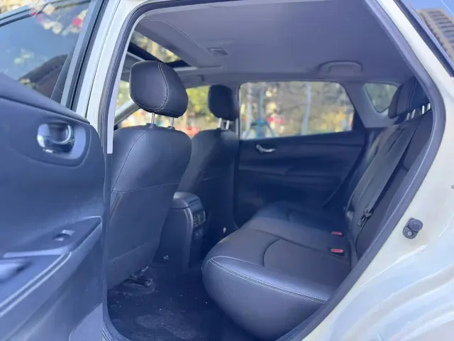 Nissan Tiida — Фото автомобиля 5
