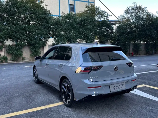 Volkswagen Golf — Фото автомобиля 7