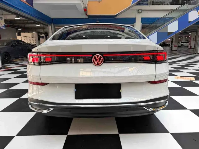 Volkswagen Lamando — Фото автомобиля 17