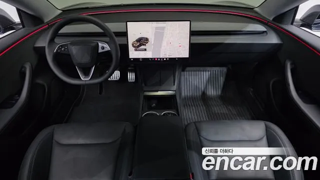 Tesla Model 3 — Фото автомобиля 10