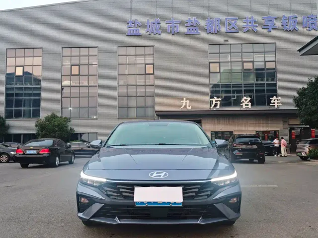 Hyundai Elantra — Фото автомобиля 8