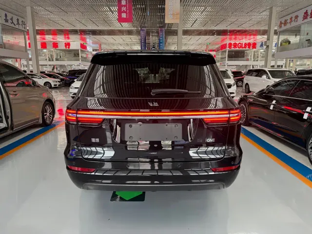 Li Auto ONE — Фото автомобиля 8