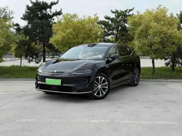 Фотография автомобиля — Luxeed R7