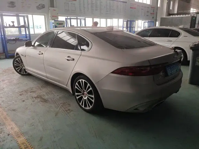 Jaguar XFL — Фото автомобиля 8