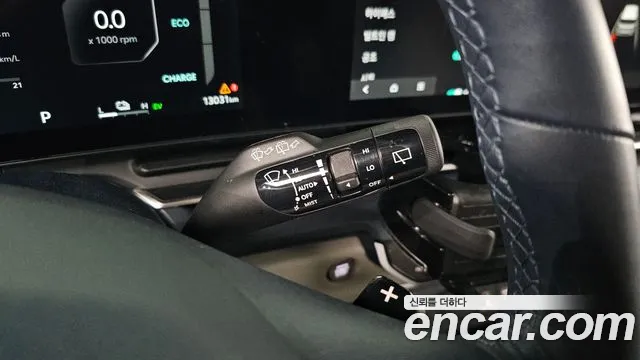Kia Carnival Generation 4 — Фото автомобиля 22