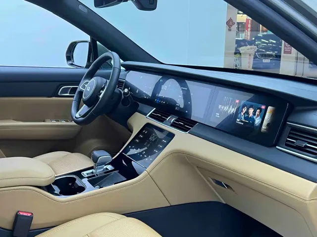 Li Auto ONE — Фото автомобиля 24
