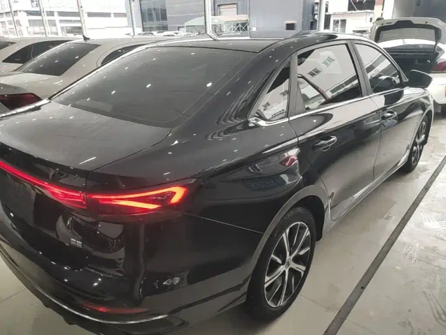 Geely Emgrand — Фото автомобиля 4