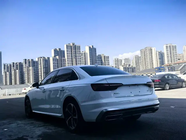 Audi A4L — Фото автомобиля 13