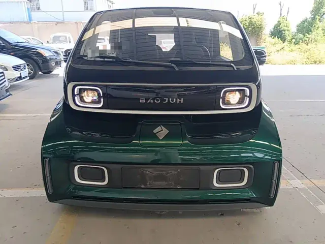 Baojun KiWi EV — Фото автомобиля 2