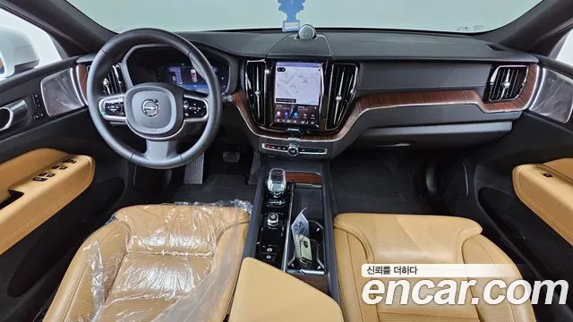 Volvo XC60 Generation 2 — Фото автомобиля 10
