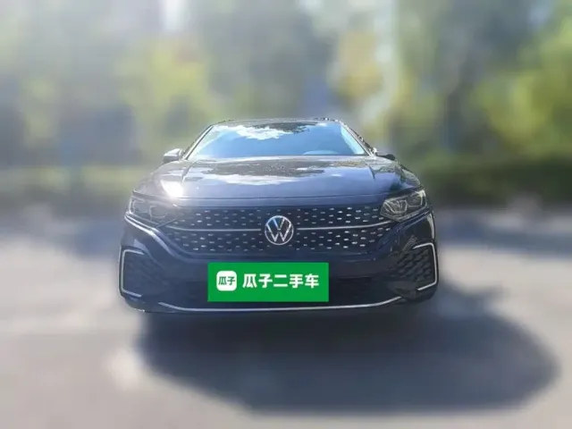 Volkswagen Passat — Фото автомобиля 22