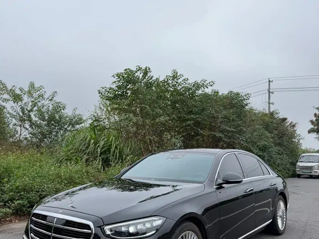 Фотография автомобиля — Mercedes-Benz S-Class