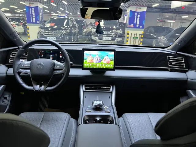 BYD Qin L — Фото автомобиля 15