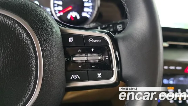 Kia Carnival Generation 4 — Фото автомобиля 23