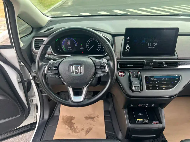 Honda Odyssey — Фото автомобиля 13