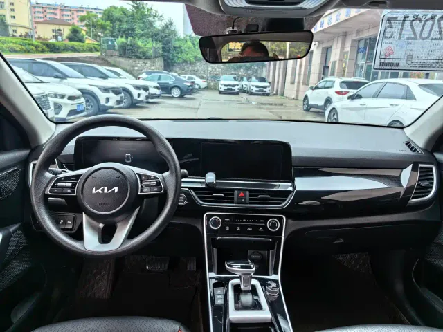 Kia Seltos — Фото автомобиля 8