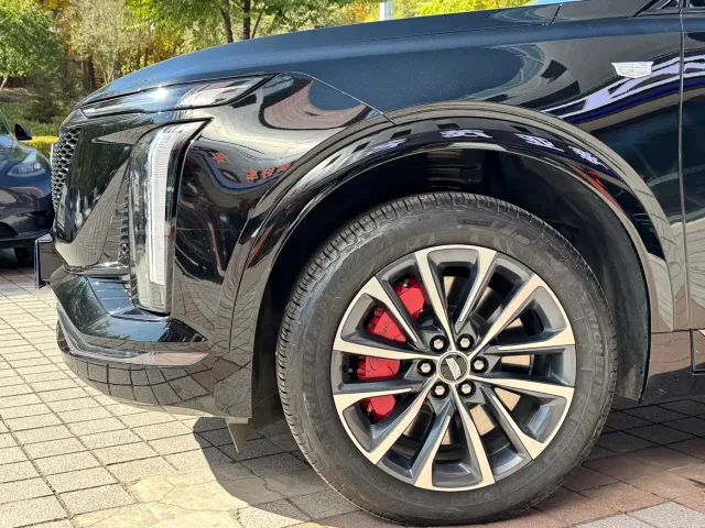 Cadillac XT5 — Фото автомобиля 5