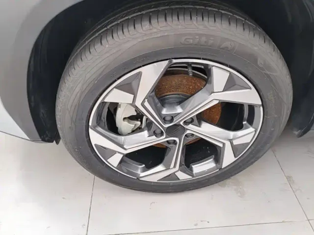 Geely Boyue L — Фото автомобиля 22