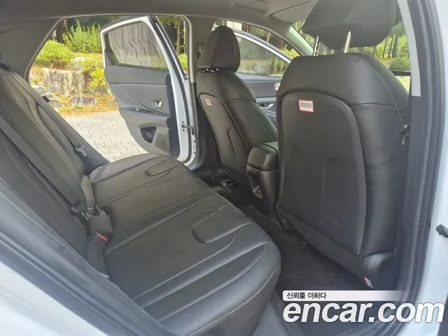 Hyundai Avante CN7 — Фото автомобиля 10