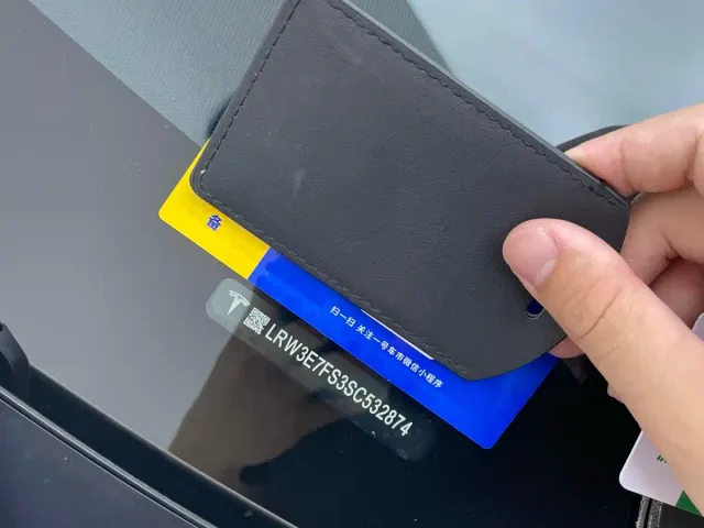 Tesla Model 3 — Фото автомобиля 27