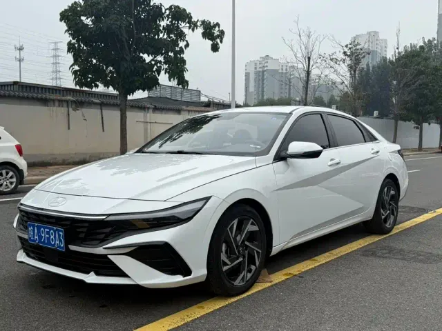 Фотография автомобиля — Hyundai Elantra