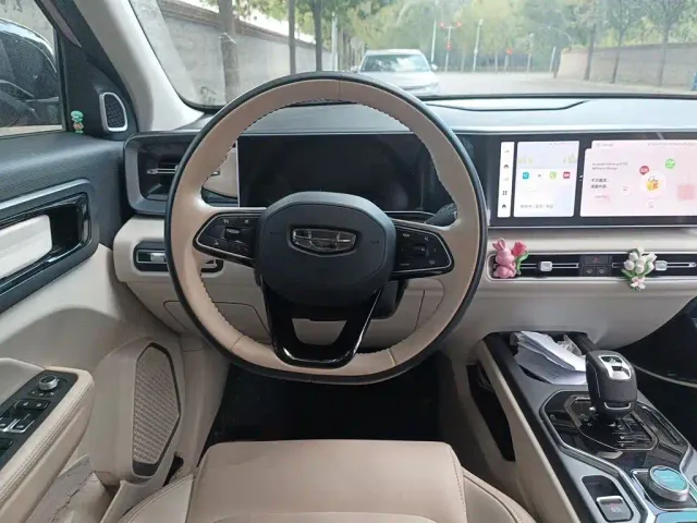 Geely ICON — Фото автомобиля 2