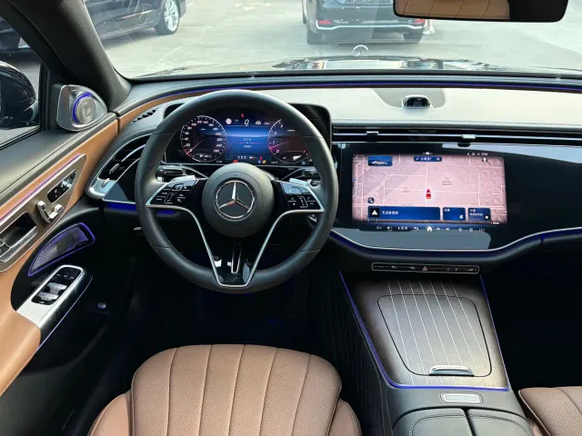 Mercedes-Benz E-Class — Фото автомобиля 8