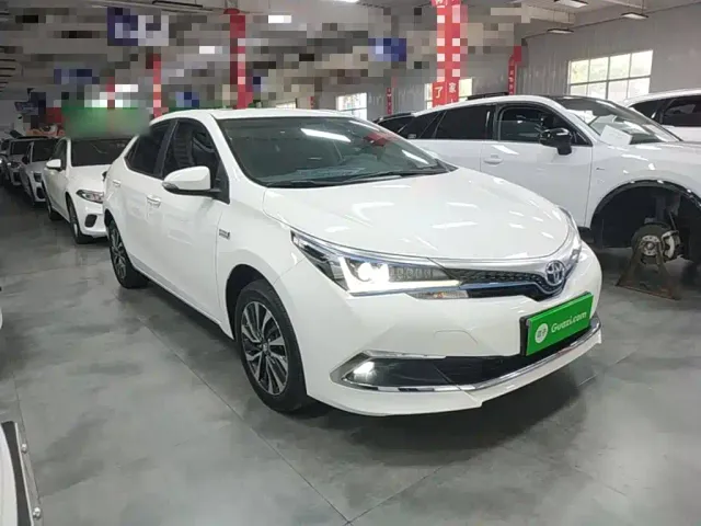 Toyota Corolla Twin Engine E+ — Фото автомобиля 3