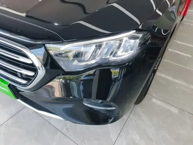 Mercedes-Benz E-Class — Фото автомобиля 23