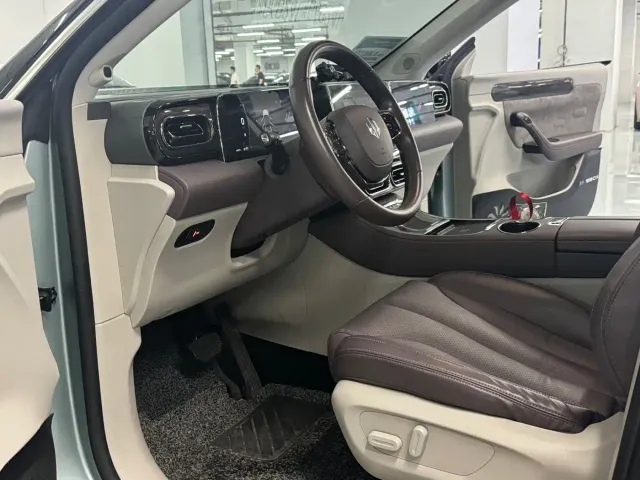 Leapmotor C11 — Фото автомобиля 7