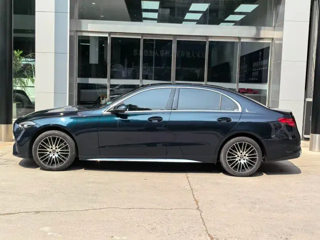 Mercedes-Benz C-Class — Фото автомобиля 2