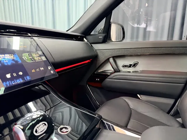 Land Rover Range Rover Sport — Фото автомобиля 16